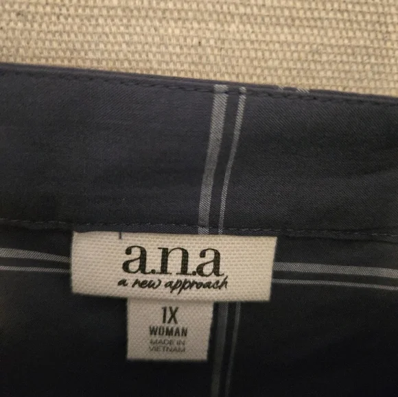 a.n.a Gray Windowpane Checkered Blouse W 3/4 Sleeves - Picture 2 of 4